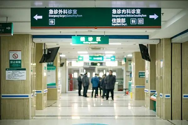 重磅！上海市民政局局长明确：纳入养老服务补贴！子女必看：上海9区老人可享官方陪诊